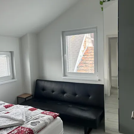 بيت للعطل Seberov *